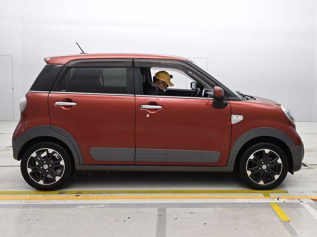 DAIHATSU CAST