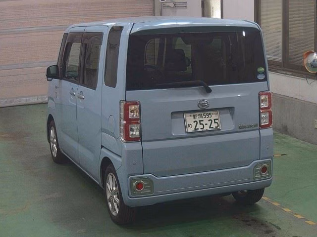 DAIHATSU WAKE