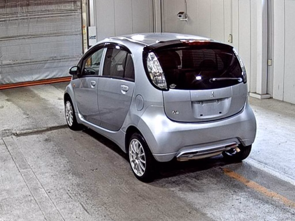 MITSUBISHI I