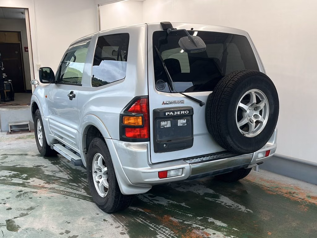 MITSUBISHI PAJERO