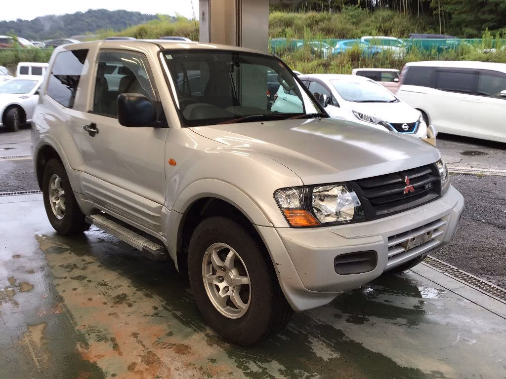 MITSUBISHI PAJERO