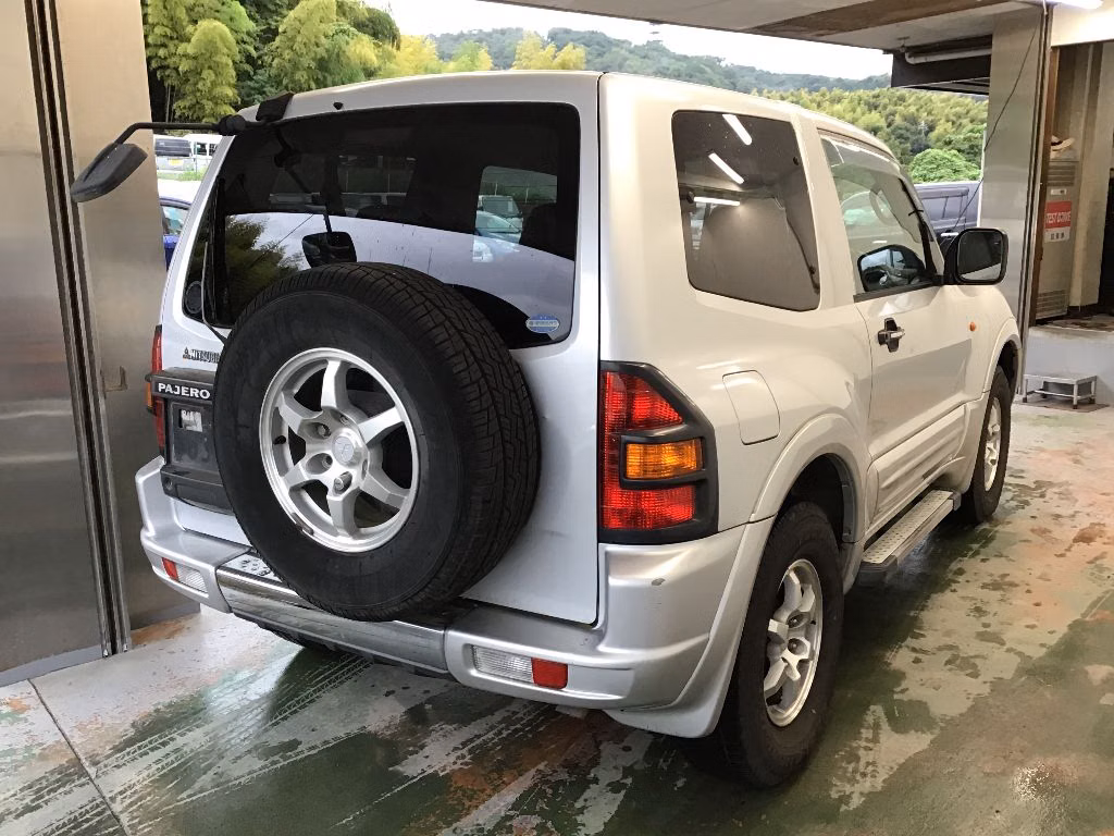 MITSUBISHI PAJERO
