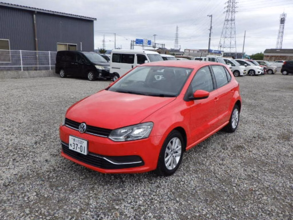 VOLKSWAGEN POLO