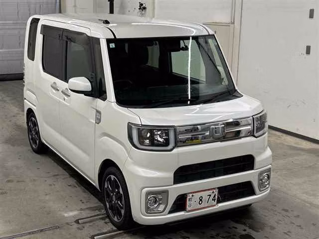 DAIHATSU WAKE