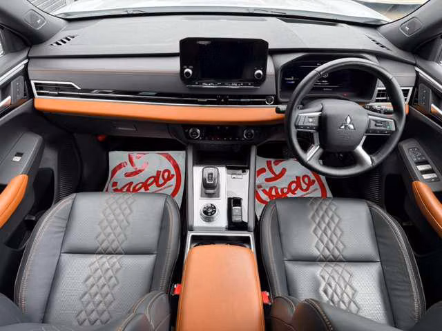 MITSUBISHI OUTLANDER