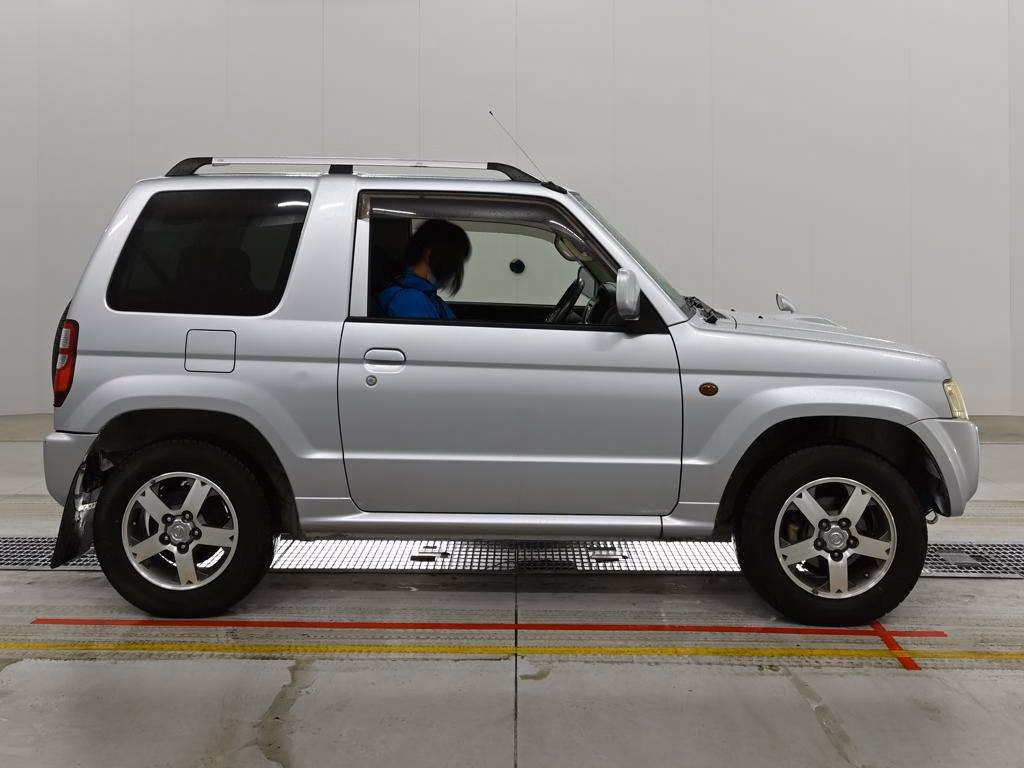 NISSAN KIX