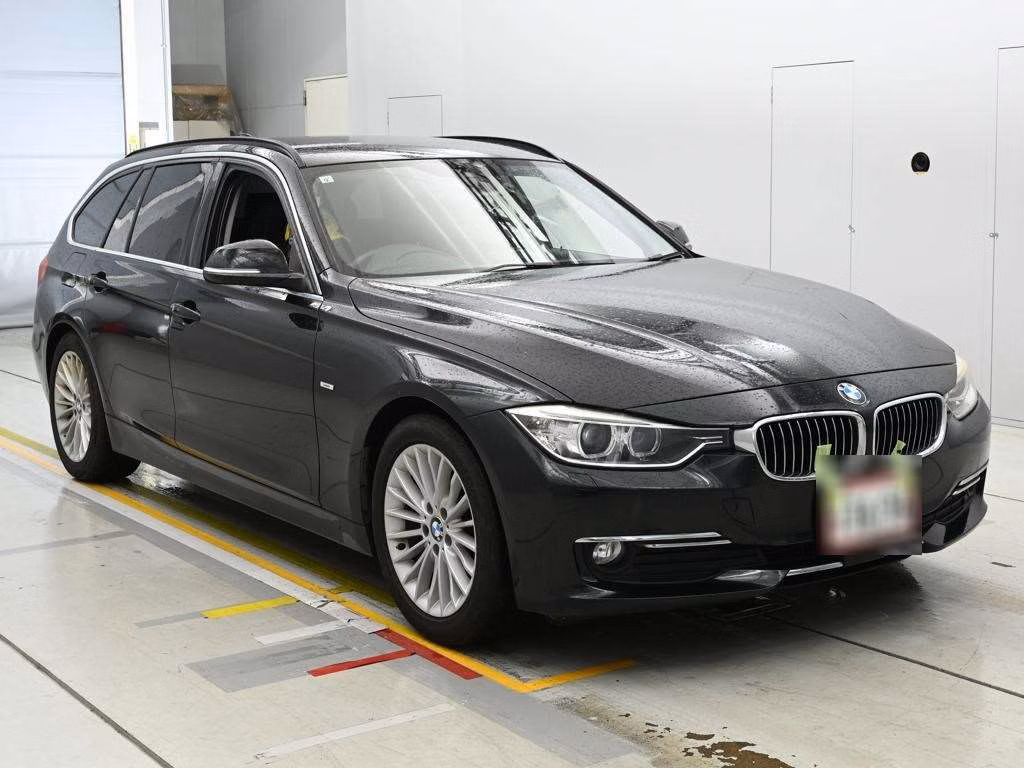 BMW 3-SERIES