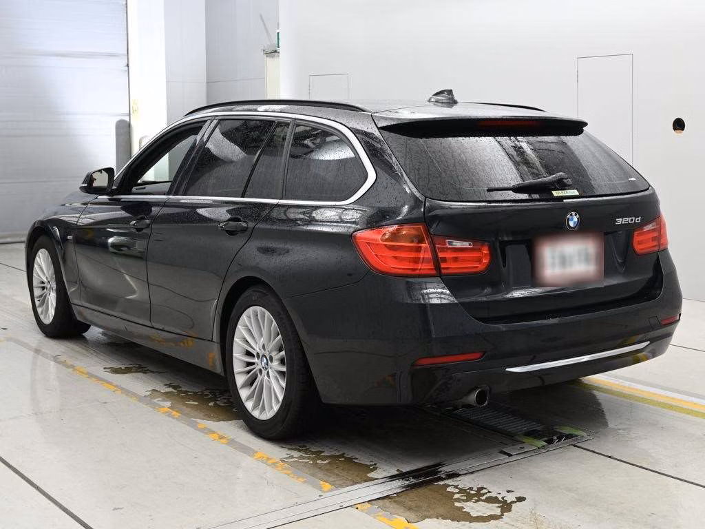 BMW 3-SERIES