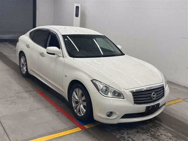 NISSAN FUGA
