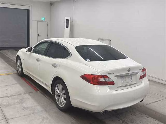 NISSAN FUGA