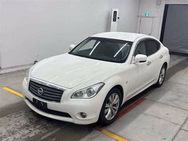 NISSAN FUGA