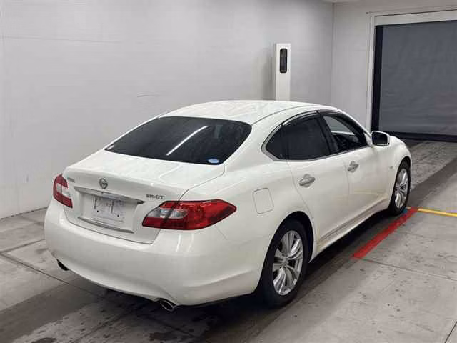 NISSAN FUGA
