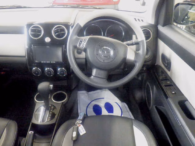 MAZDA VERISA