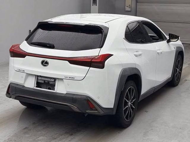 LEXUS UX200