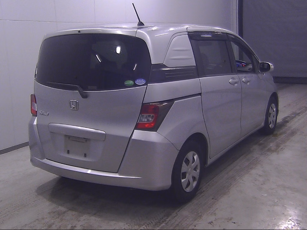 HONDA FREED SPIKE