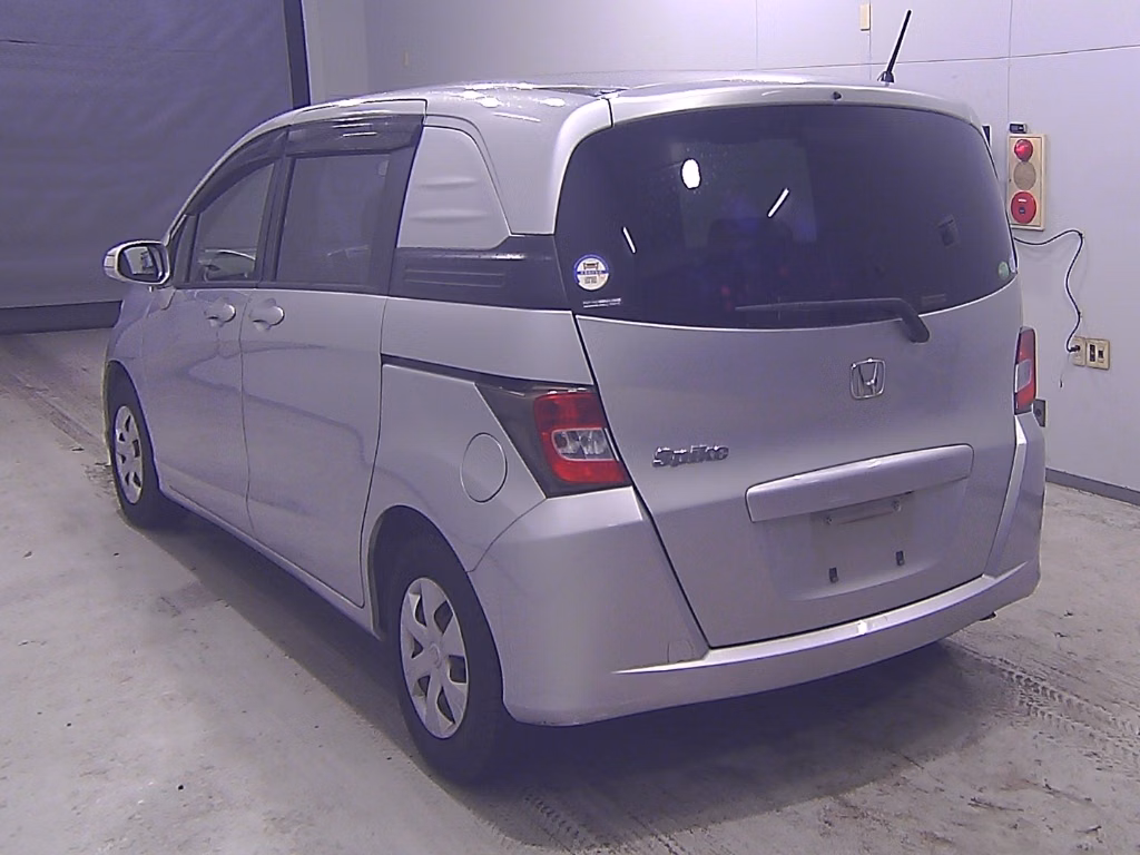 HONDA FREED SPIKE