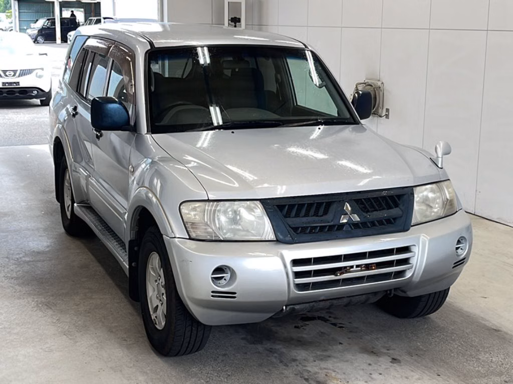 MITSUBISHI PAJERO