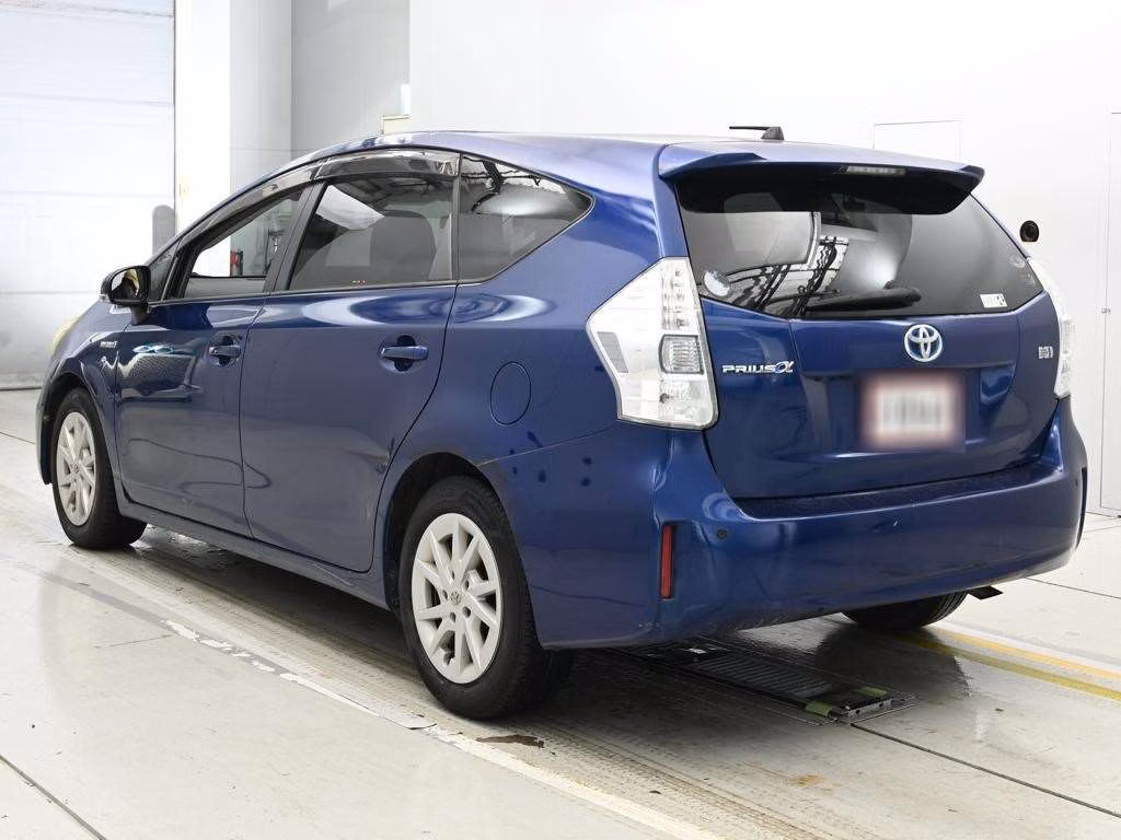 TOYOTA PRIUS ALPHA