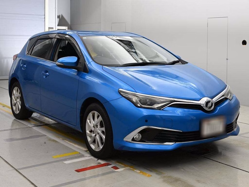 TOYOTA AURIS