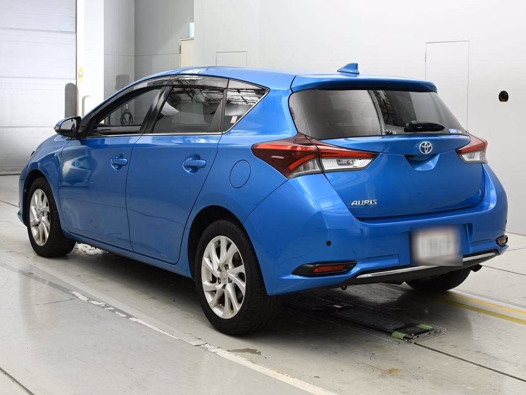 TOYOTA AURIS