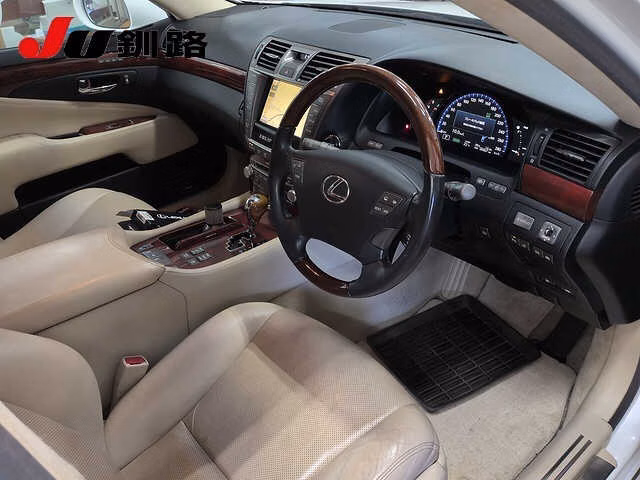 LEXUS LS600H