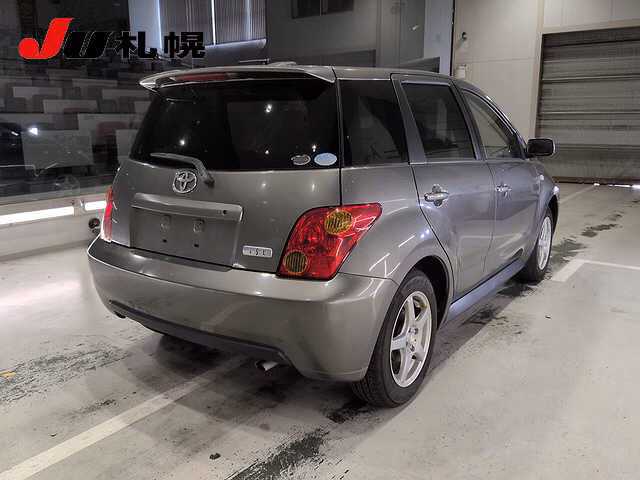 TOYOTA IST