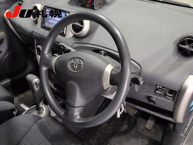 TOYOTA IST
