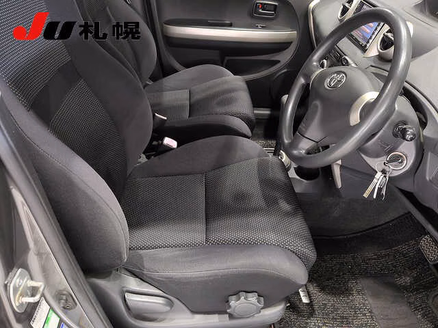 TOYOTA IST