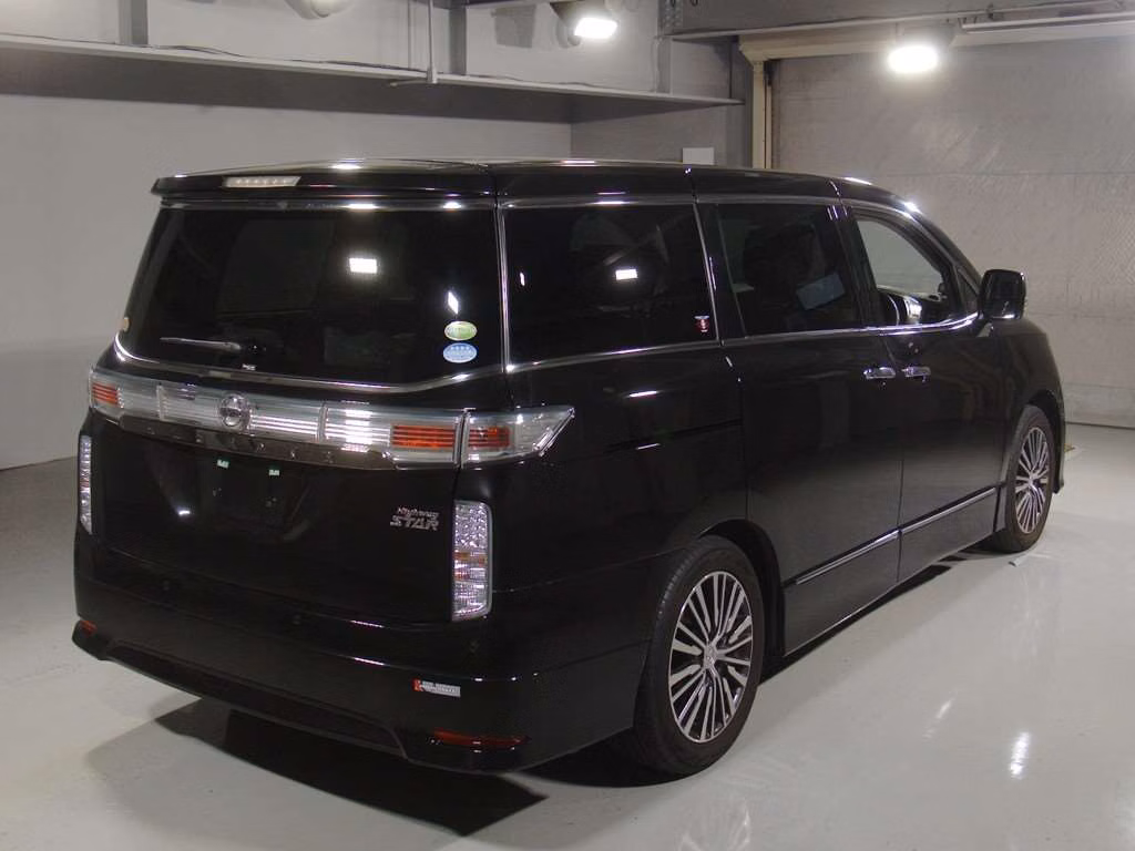 NISSAN ELGRAND