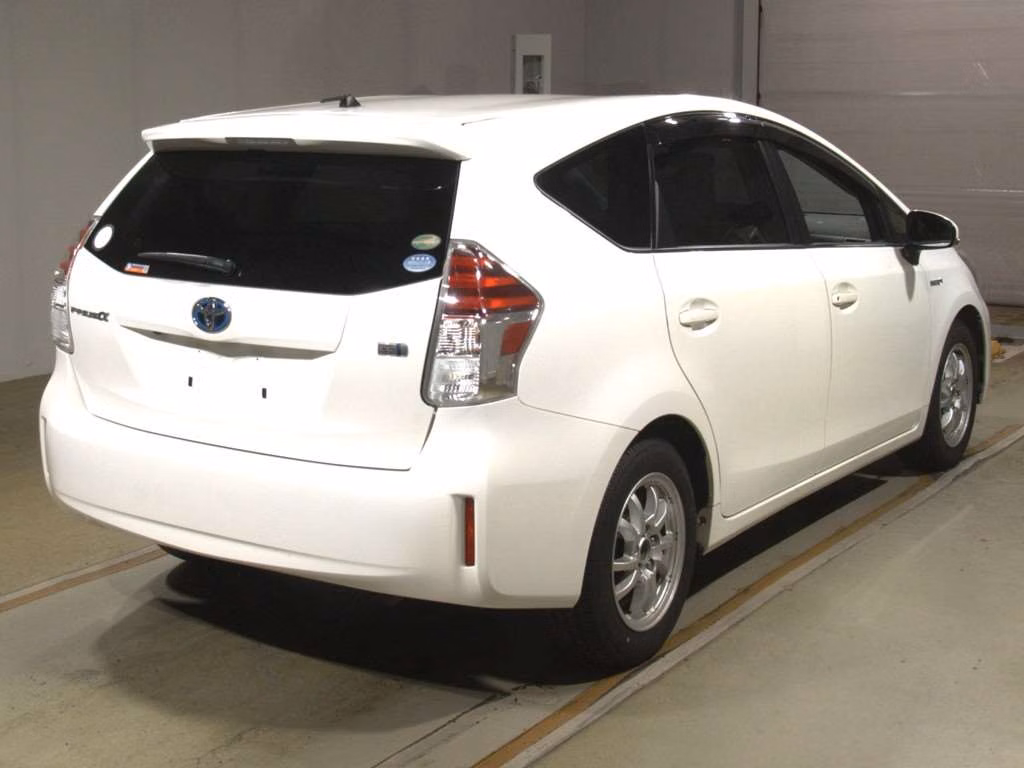 TOYOTA PRIUS ALPHA