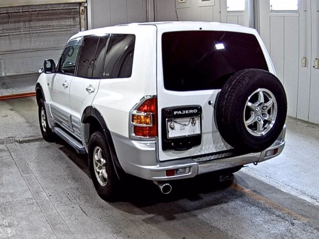 MITSUBISHI PAJERO