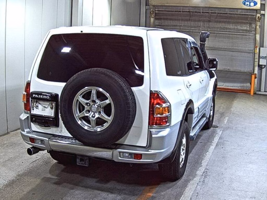 MITSUBISHI PAJERO