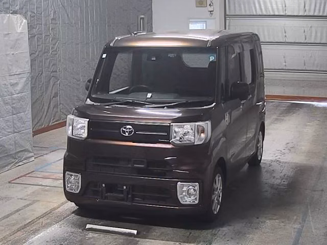 TOYOTA PIXIS MEGA