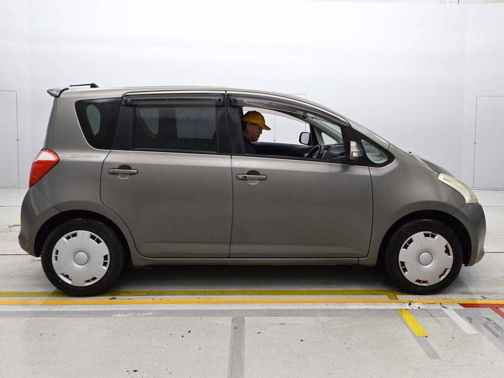 TOYOTA RACTIS
