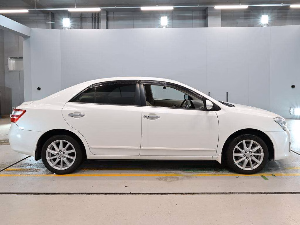 TOYOTA PREMIO