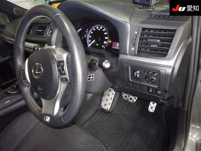 LEXUS CT200H