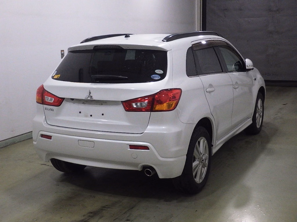 MITSUBISHI RVR