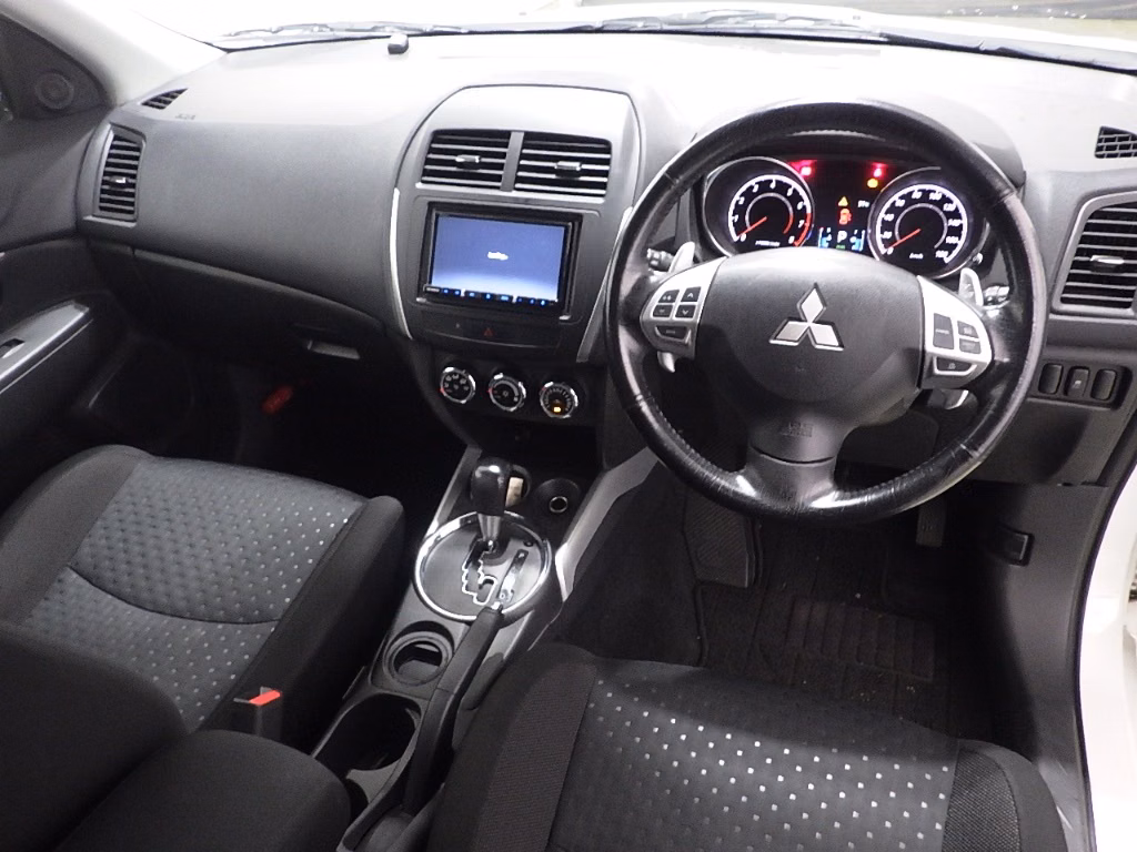 MITSUBISHI RVR