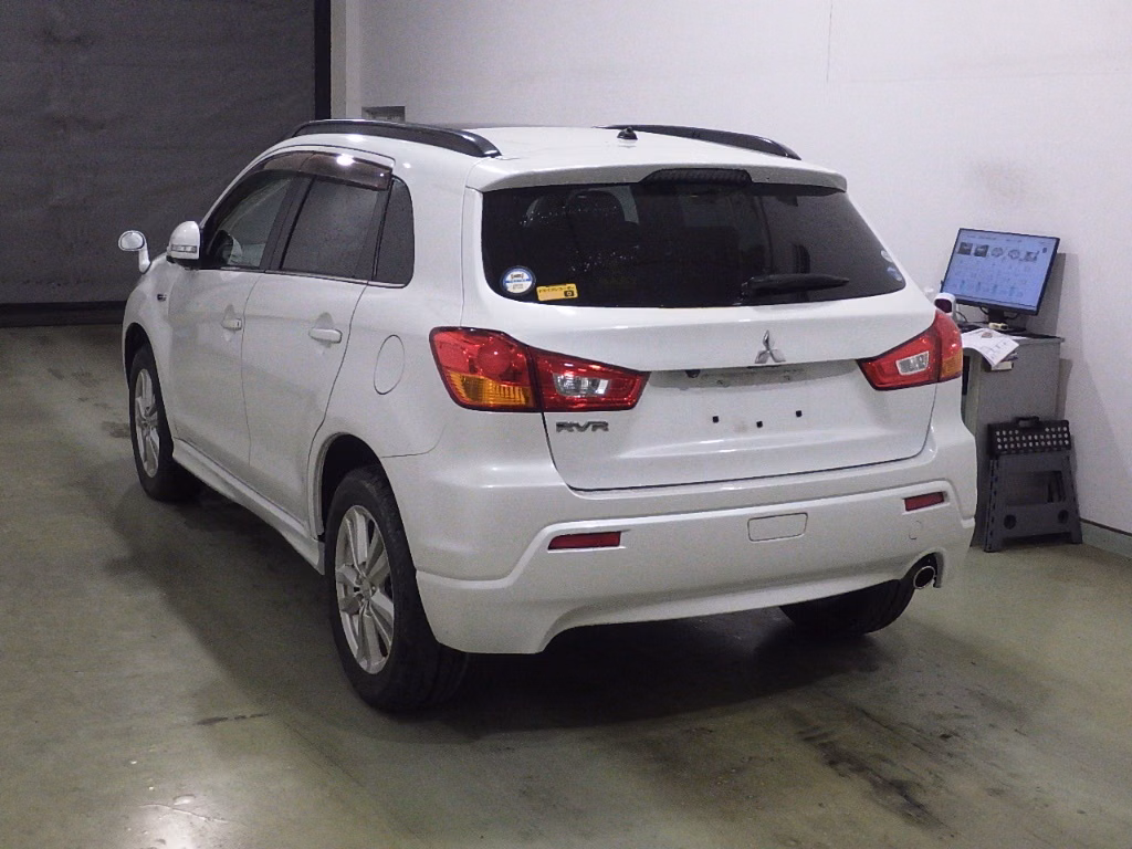MITSUBISHI RVR