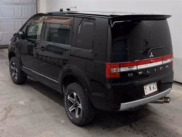MITSUBISHI DELICA D:5