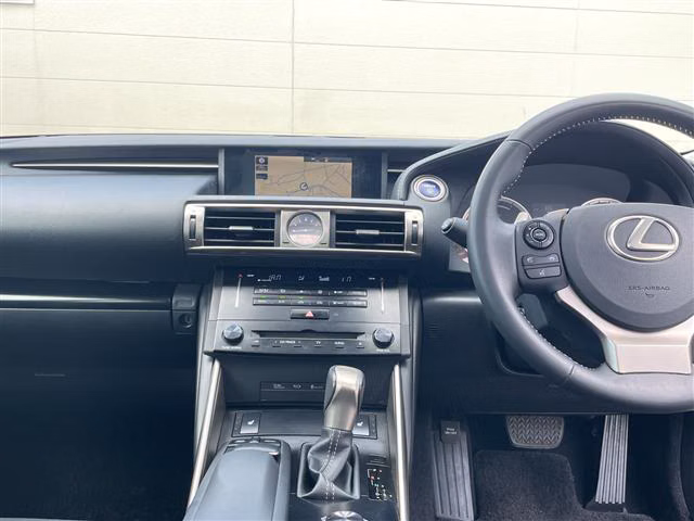 Lexus IS300h