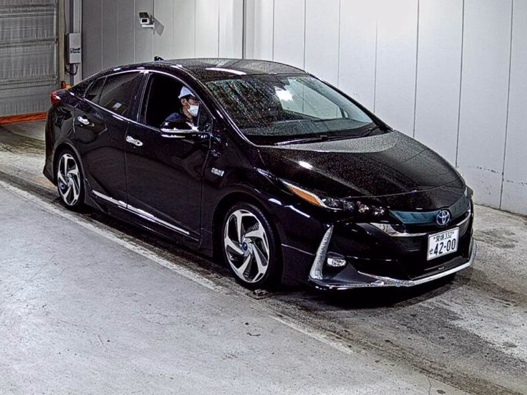 Toyota Prius PHV