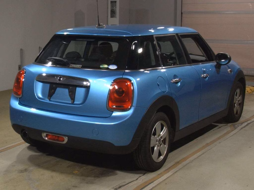 MINI HATCH