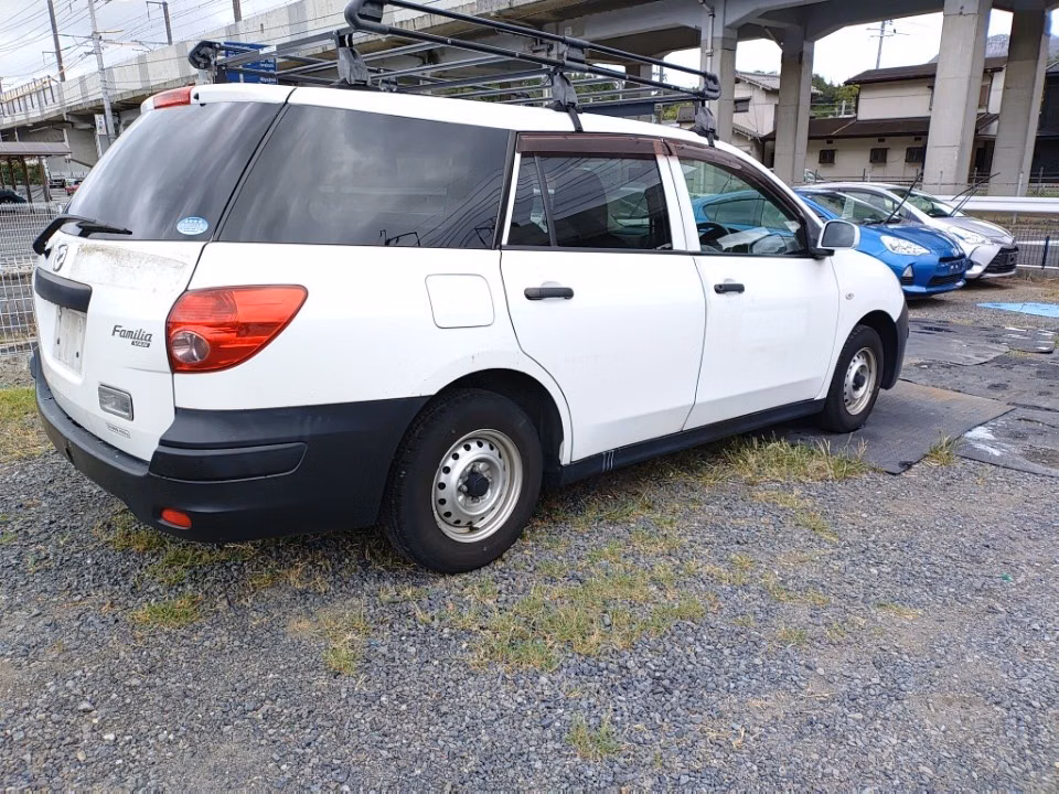 MAZDA FAMILIA