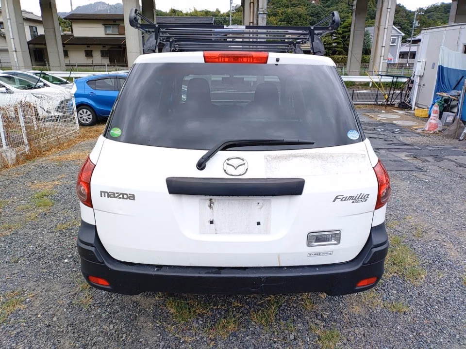MAZDA FAMILIA