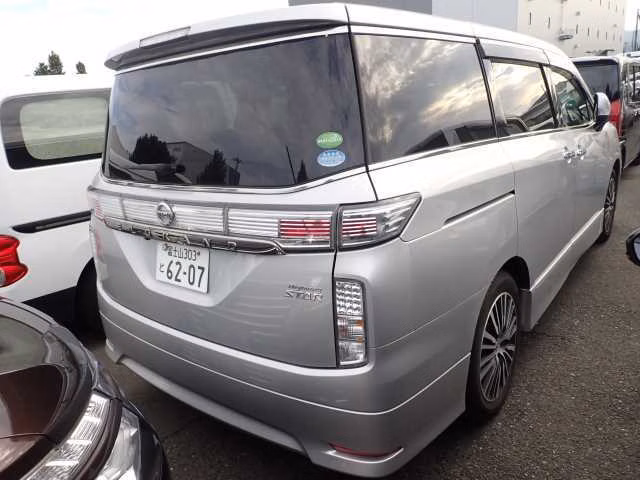 NISSAN ELGRAND