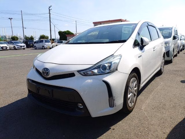 TOYOTA PRIUS ALPHA