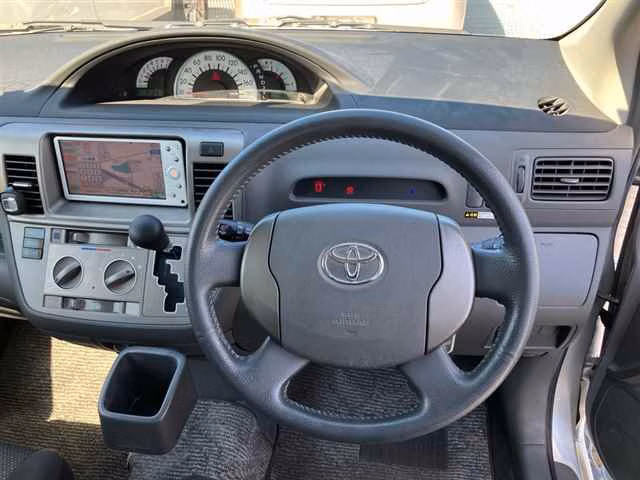 TOYOTA RAUM