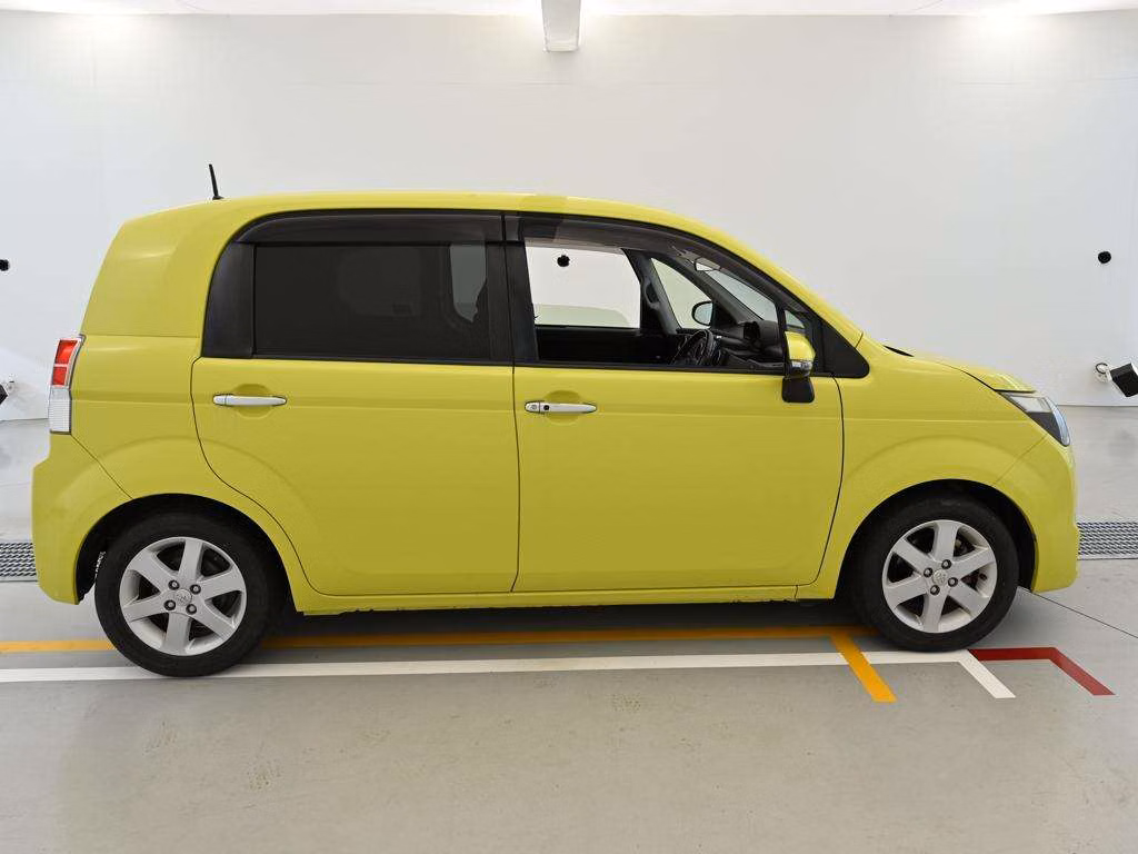 TOYOTA SPADE