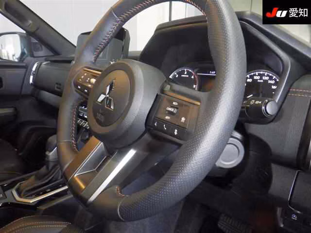 MITSUBISHI TRITON